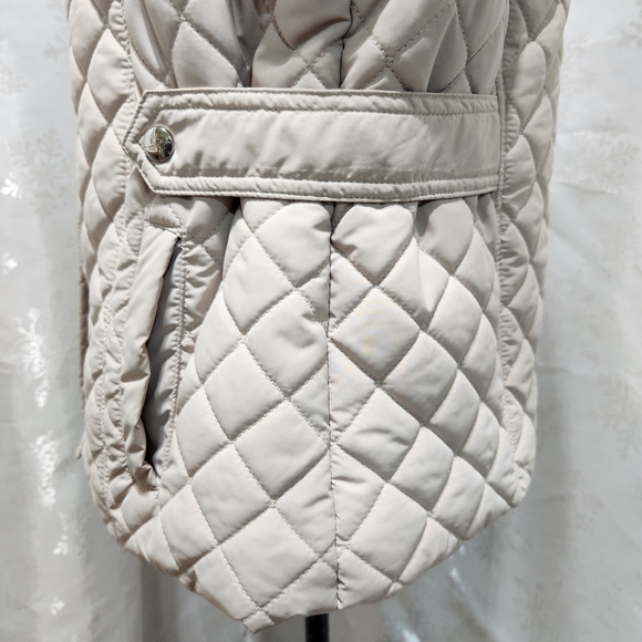 Weatherproof Quilted Bone-coloured Beige Women's Faux Fur Lined Vest (L) - Picture 10 of 16